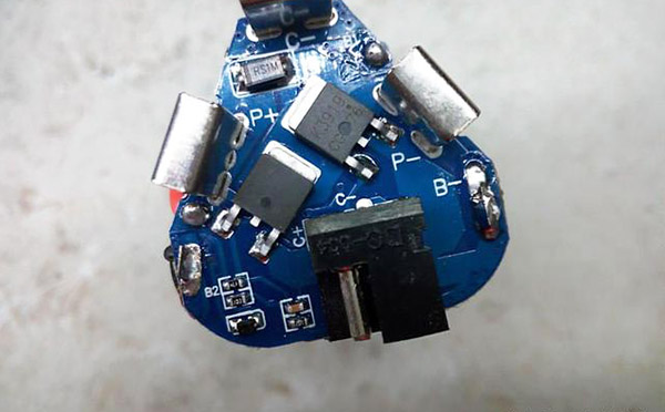 PCBA板上元器件易受静电击穿分析